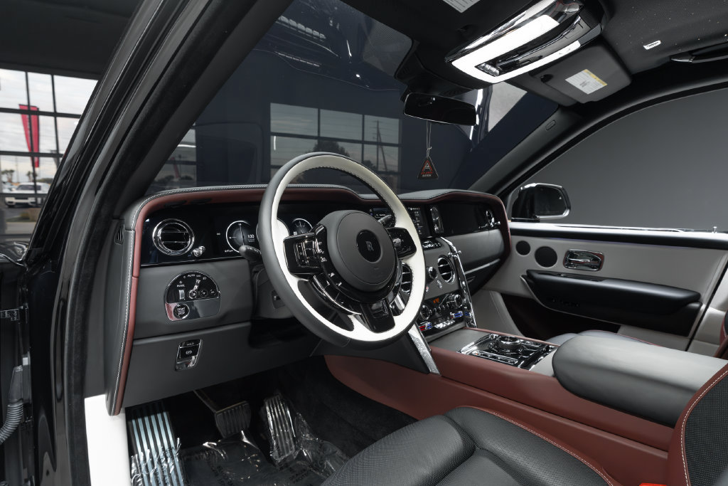 Used 2026 Rolls-Royce Cullinan AWD/4WD image 26