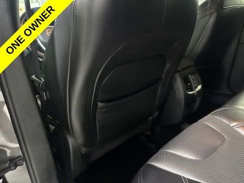 Used 2019 Jeep Cherokee Limited w/ Technology Group AWD/4WD image 13