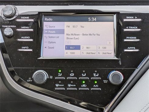 Used 2018 Toyota Camry LE image 16