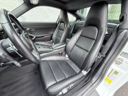Used 2017 Porsche 911 Carrera 4 AWD/4WD image 27