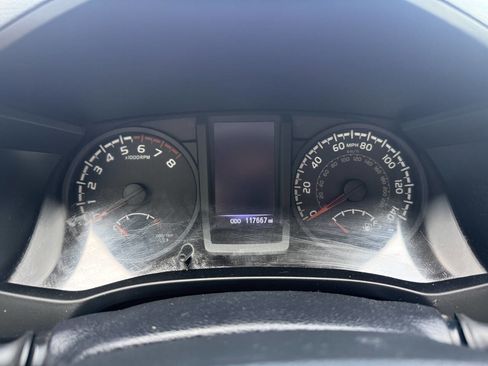 Used 2018 Toyota Tacoma SR image 17