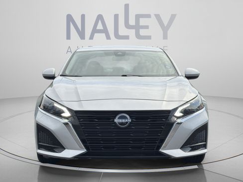 Used 2023 Nissan Altima 2.5 SV FWD image 6