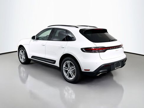 Certified 2025 Porsche Macan AWD/4WD image 3