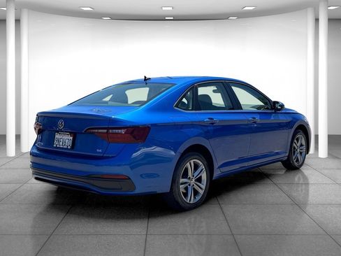 Used 2024 Volkswagen Jetta SE FWD image 5