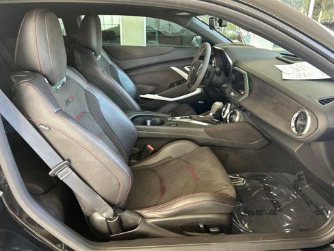 Used 2021 Chevrolet Camaro ZL1 RWD image 25