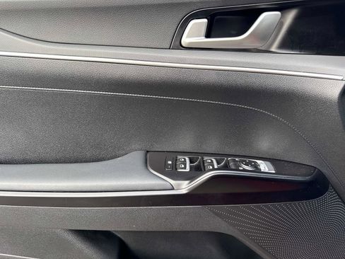 Used 2024 Kia K5 GT-Line w/ GT-Line Premium Package image 17