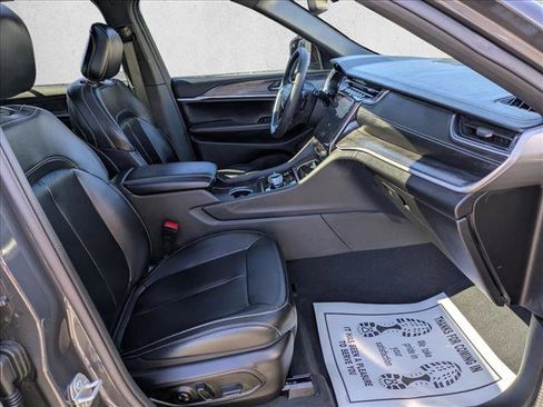 Used 2024 Jeep Grand Cherokee Limited image 22