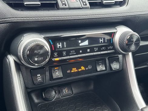 Used 2023 Toyota RAV4 XLE Premium image 25