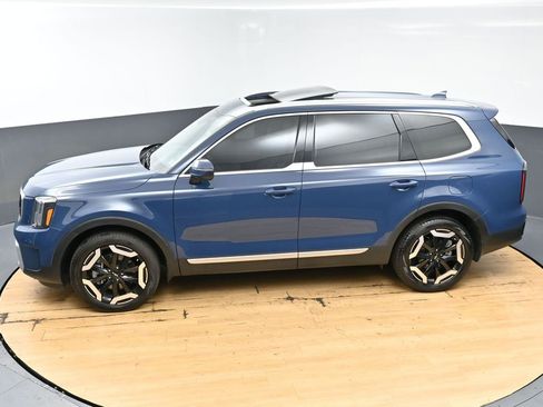 Used 2025 Kia Telluride EX w/ EX Captain's Chair Package FWD image 51