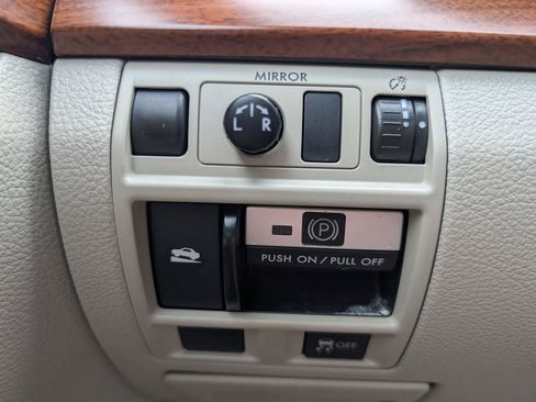 Used 2014 Subaru Outback 2.5i Limited w/ Moonroof Package AWD/4WD image 32