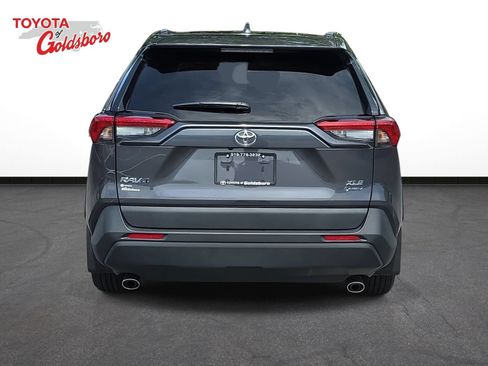 Used 2025 Toyota RAV4 XLE AWD/4WD image 6
