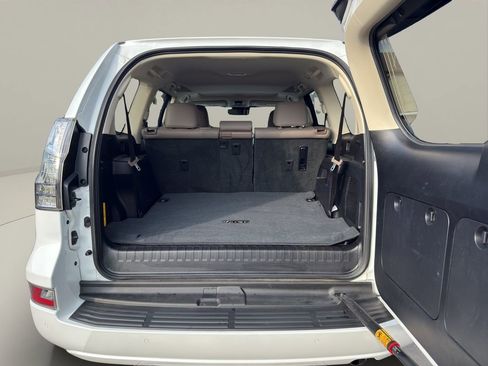 Used 2021 Lexus GX 460 Premium w/ Premium Package AWD/4WD image 21