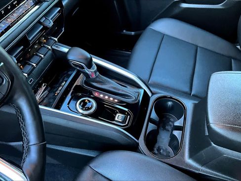 Used 2024 Chevrolet Colorado LT w/ LT Convenience Package III image 14