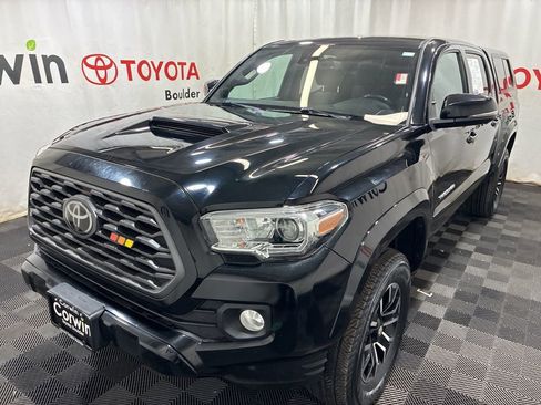Used 2021 Toyota Tacoma TRD Sport w/ Technology Package image 3
