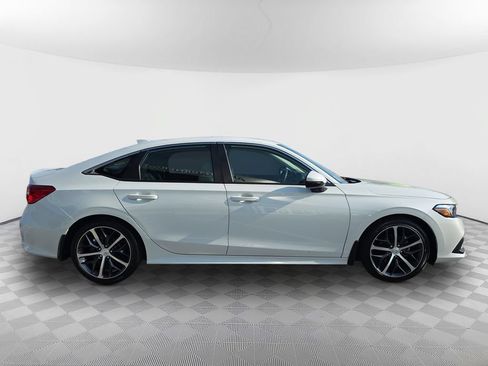 Used 2024 Honda Civic Touring image 9