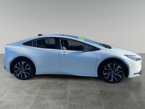 Used 2024 Toyota Prius Prime Premium FWD image 6