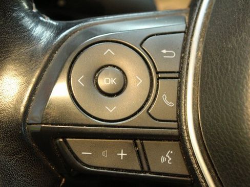 Used 2019 Toyota Camry SE image 18