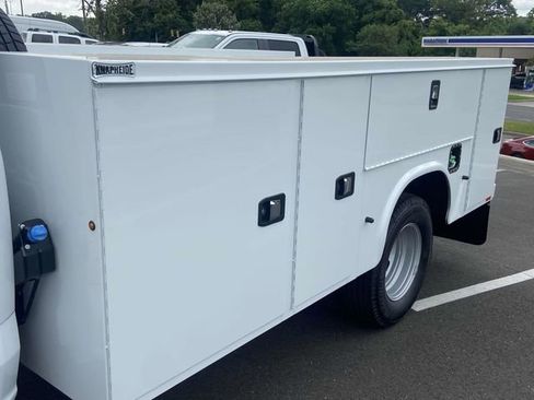 New 2025 Ford F350 XL w/ XL Chrome Package image 10