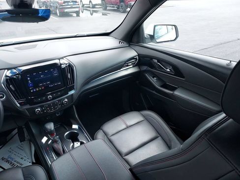 Used 2023 Chevrolet Traverse RS AWD/4WD image 11