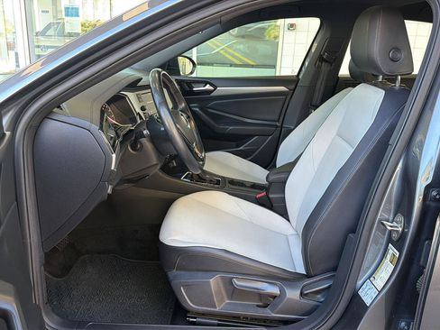 Used 2019 Volkswagen Jetta R-Line FWD image 15