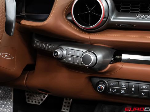 Used 2022 Ferrari 812 GTS image 34