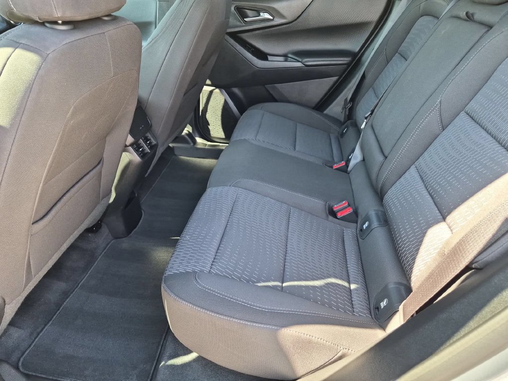 Used 2026 Chevrolet Equinox LT FWD image 27