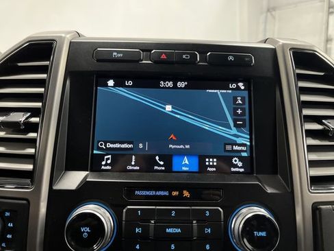 Used 2018 Ford F150 Platinum w/ Equipment Group 701A Luxury image 10