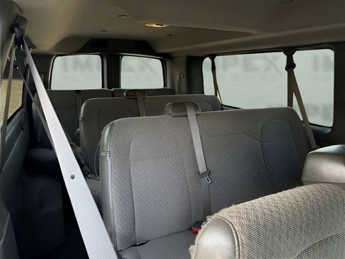Used 2021 Chevrolet Express 2500 w/ Driver Convenience Package RWD image 12