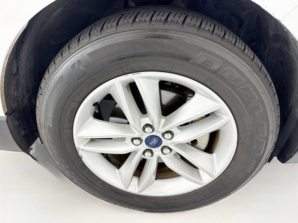 Used 2016 Ford Edge SEL FWD image 30