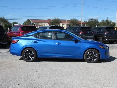 Used 2024 Nissan Sentra SV image 2