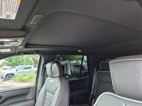Certified 2025 GMC Yukon AT4 Ultimate AWD/4WD image 35