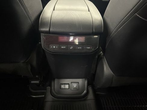 Used 2021 Toyota Highlander Limited AWD/4WD image 32