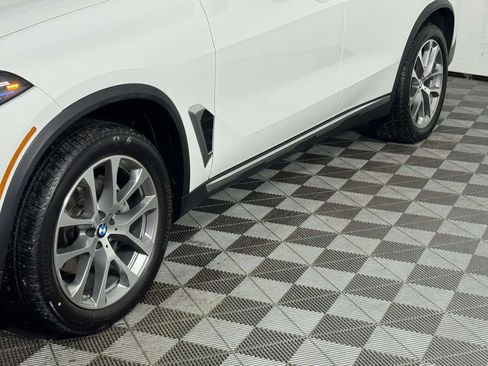 Used 2026 BMW X5 xDrive40i w/ Premium Package AWD/4WD image 13