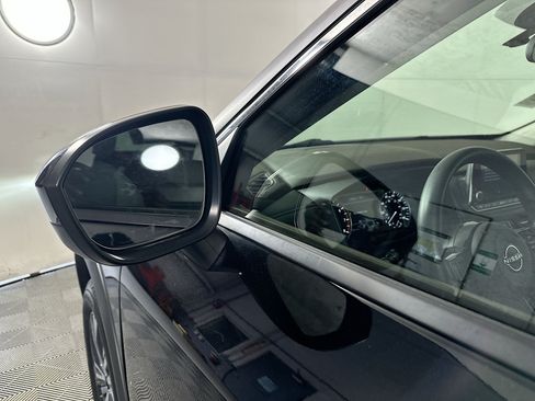 Used 2023 Nissan Rogue SV AWD/4WD image 10