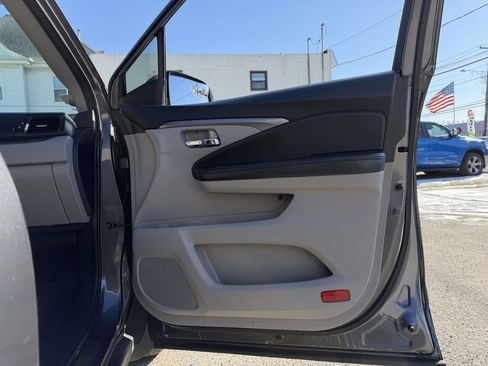 Used 2018 Honda Pilot LX image 12
