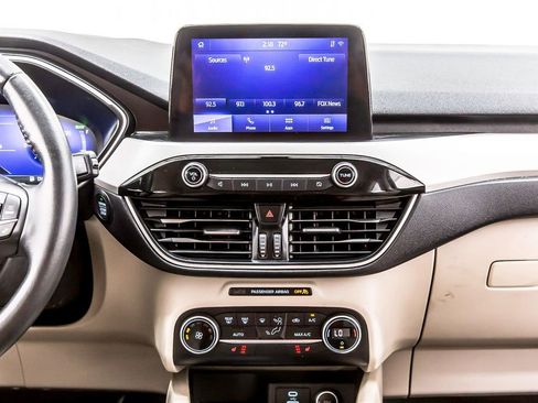 Used 2020 Ford Escape SE Sport image 17