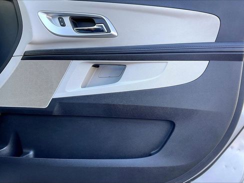 Used 2017 Chevrolet Equinox LT w/ Driver Confidence Package II image 20