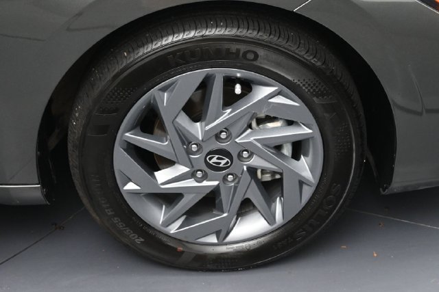 Used 2026 Hyundai Elantra Hybrid FWD image 6
