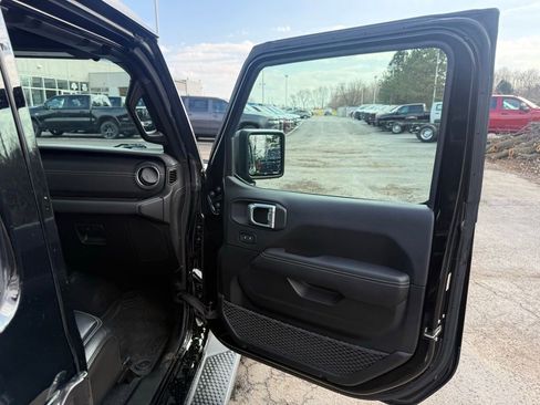 Used 2023 Jeep Wrangler Unlimited Sahara image 52