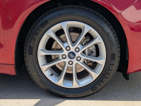 Used 2019 Ford Fusion SE FWD image 6
