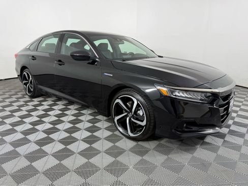 Used 2022 Honda Accord Sport image 2