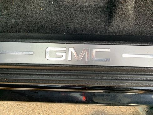 Used 2011 GMC Canyon SLE image 22