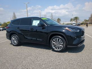 Used 2023 Toyota Highlander Platinum video 1