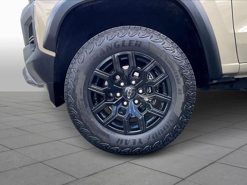 Certified 2024 Chevrolet Colorado Trail Boss w/ Technology Package image 10