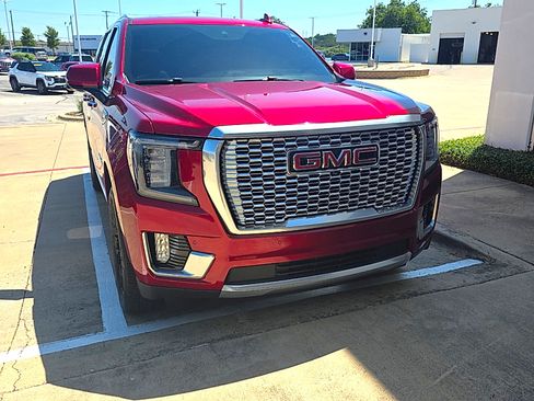 Used 2023 GMC Yukon XL Denali w/ Max Trailering Package AWD/4WD image 4