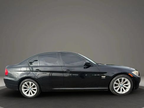 Used 2011 BMW 328i xDrive Sedan AWD/4WD image 4