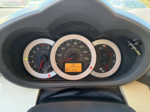 Used 2012 Toyota RAV4 Limited image 10