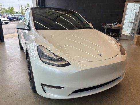 Used 2021 Tesla Model Y Long Range AWD/4WD image 2