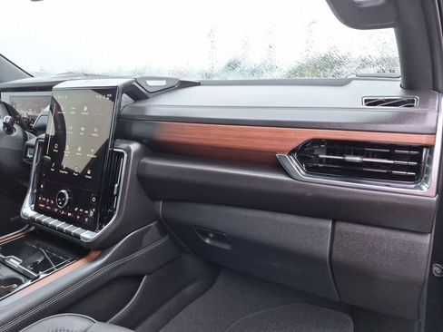 Certified 2025 GMC Yukon Denali RWD image 44