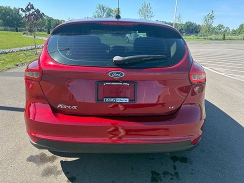 Used 2017 Ford Focus SE w/ Cold Weather Package FWD image 8